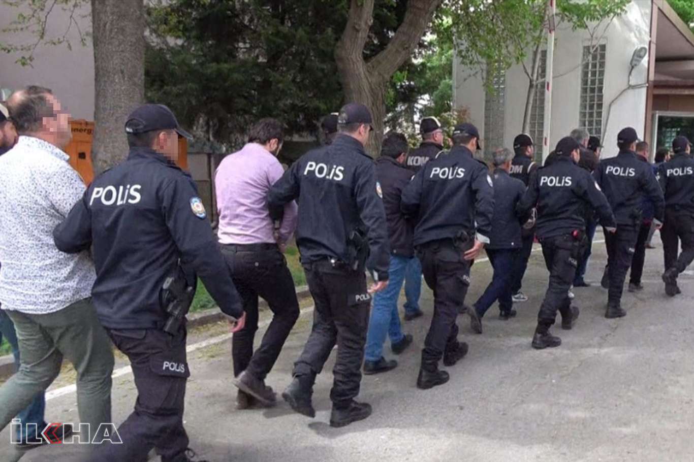 Adana'da aranan 235 kişi yakalandı